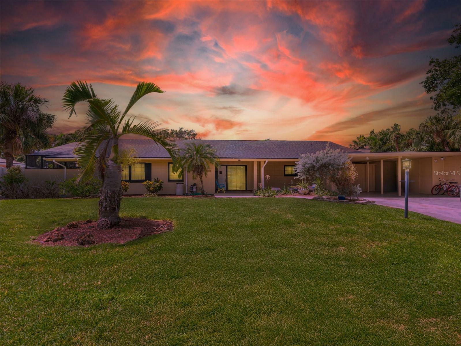 Property Photo: 3944 49th Avenue S FL 33711
