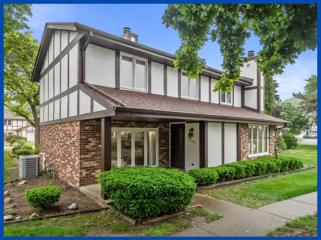 Property Photo: 5309 S Somerset Ln WI 53221