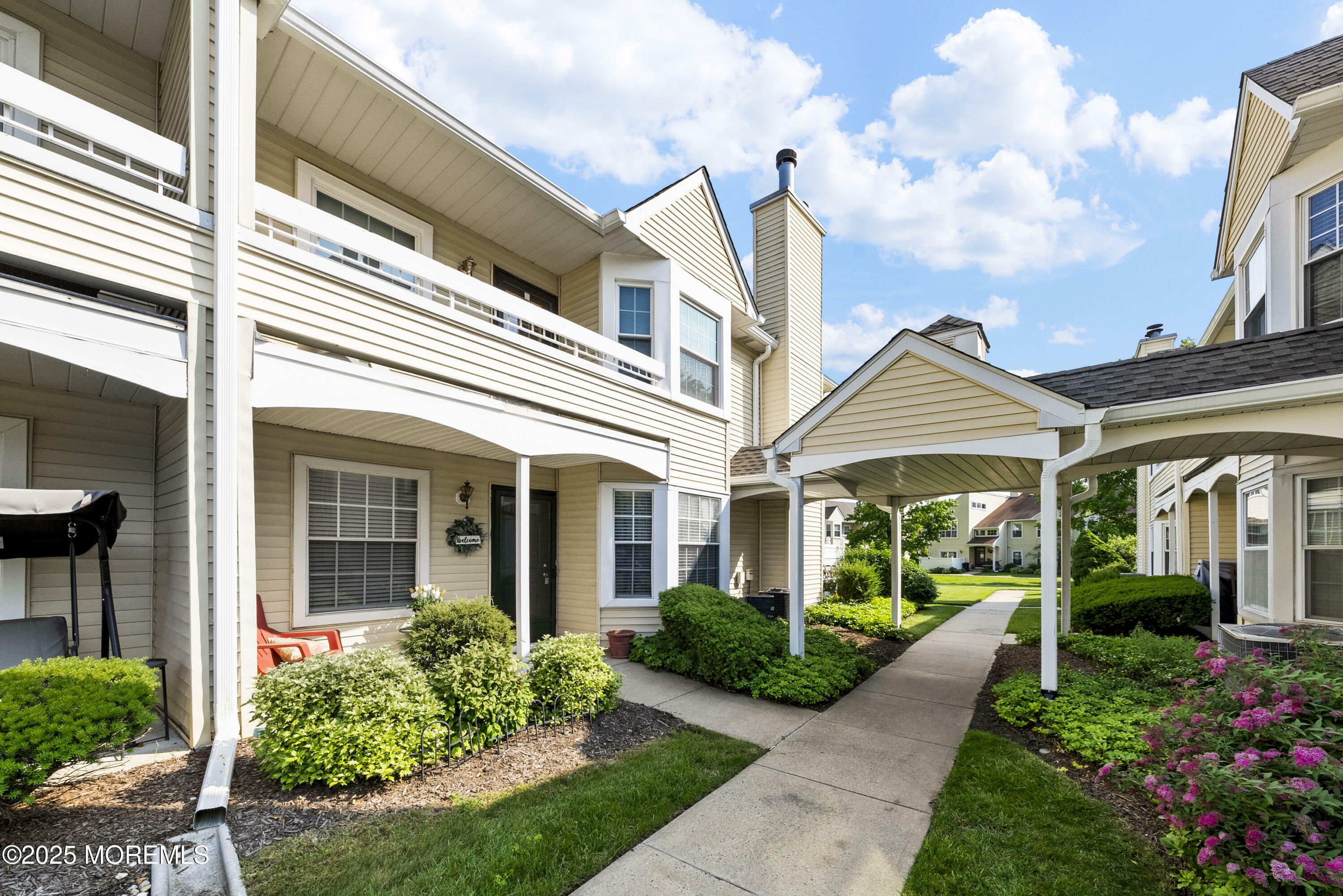 28 Powell Court  Hightstown NJ 08520 photo