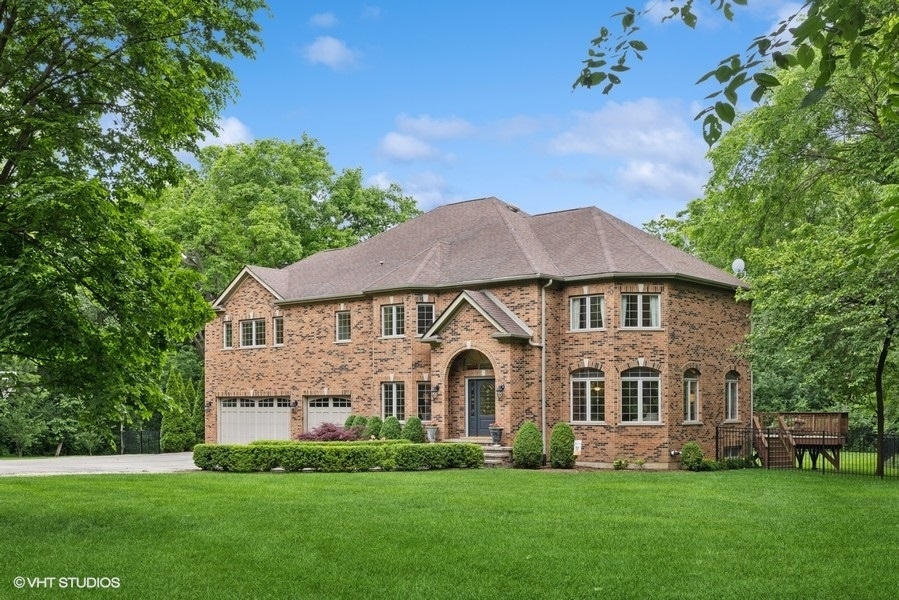 Property Photo:  1561 Thorneberry Court W  IL 60048 