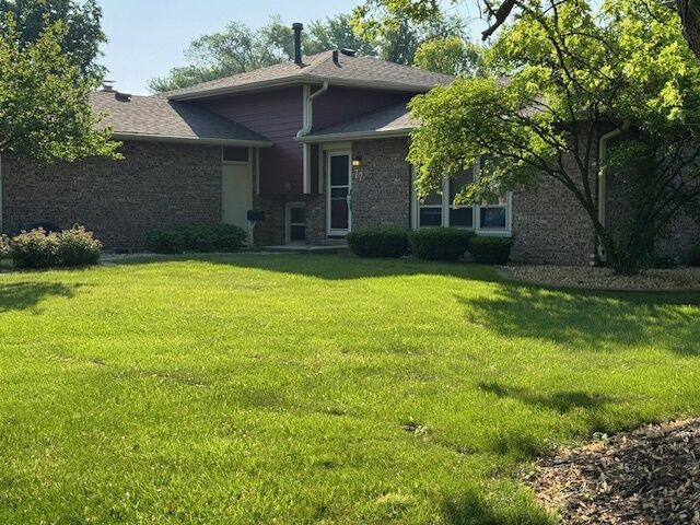 Property Photo: 77 E Garden Avenue IL 60067