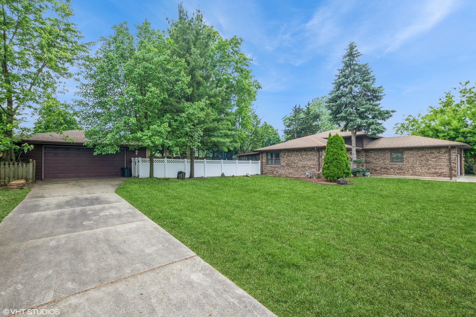 Property Photo: 4925 Timber Court IL 60452