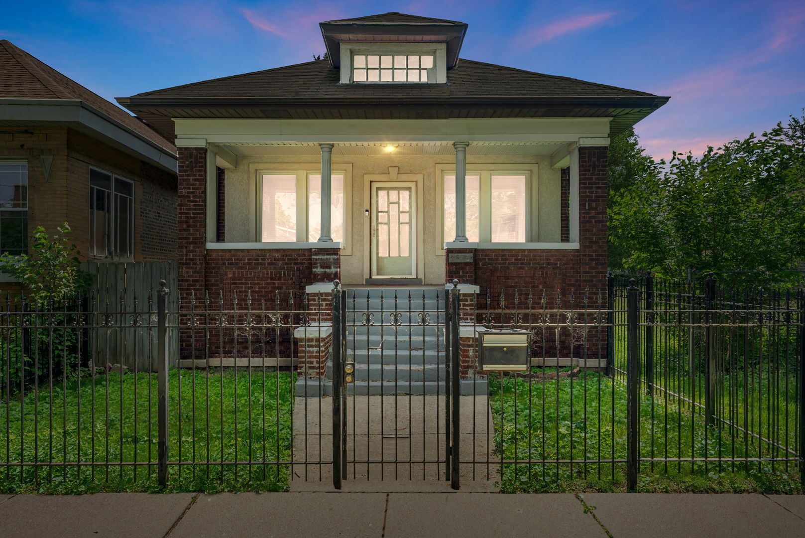 Property Photo:  7545 S Ridgeland Avenue  IL 60649 