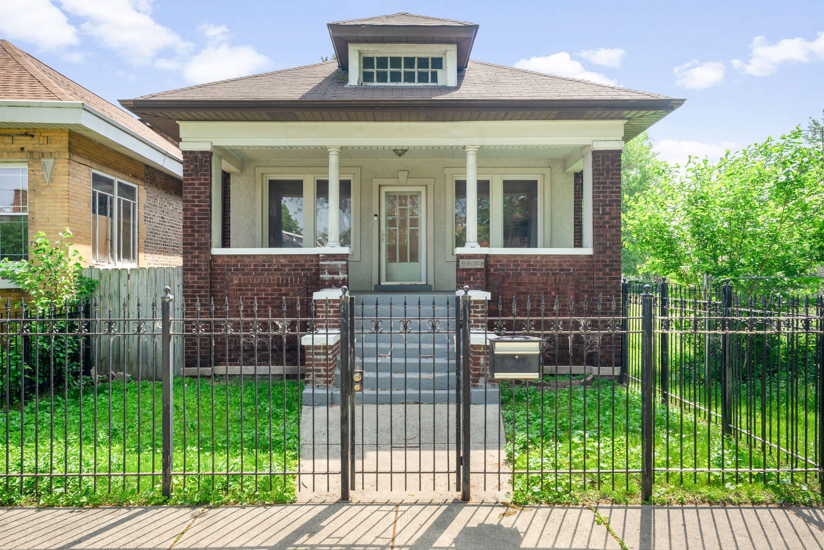 Property Photo:  7545 S Ridgeland Avenue  IL 60649 