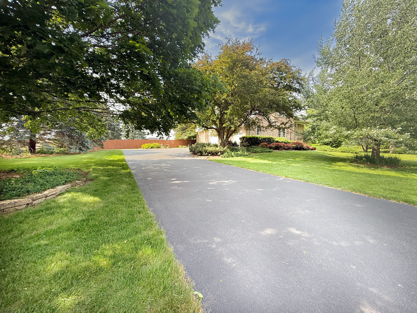 Property Photo:  720 Fairway Lane  IL 60178 