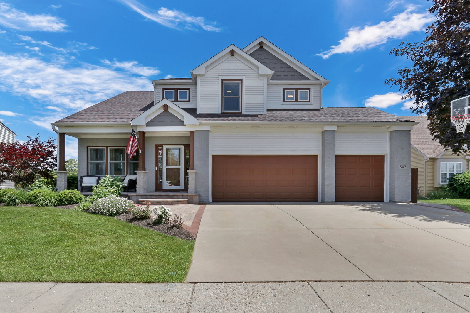 Property Photo: 507 Blackstone Court IL 60046