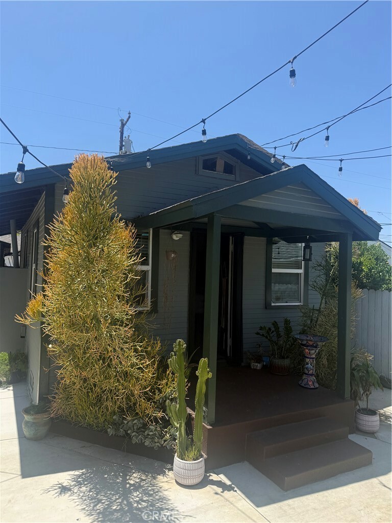Property Photo: 2019 Andreo Avenue CA 90501