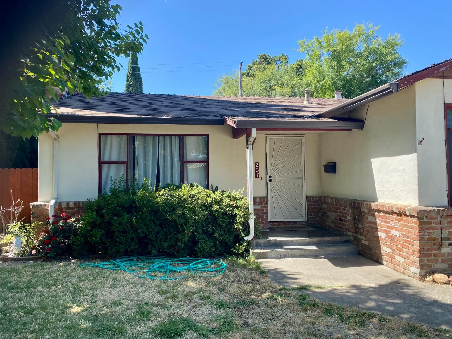 Property Photo:  207 15th Street  CA 95691 