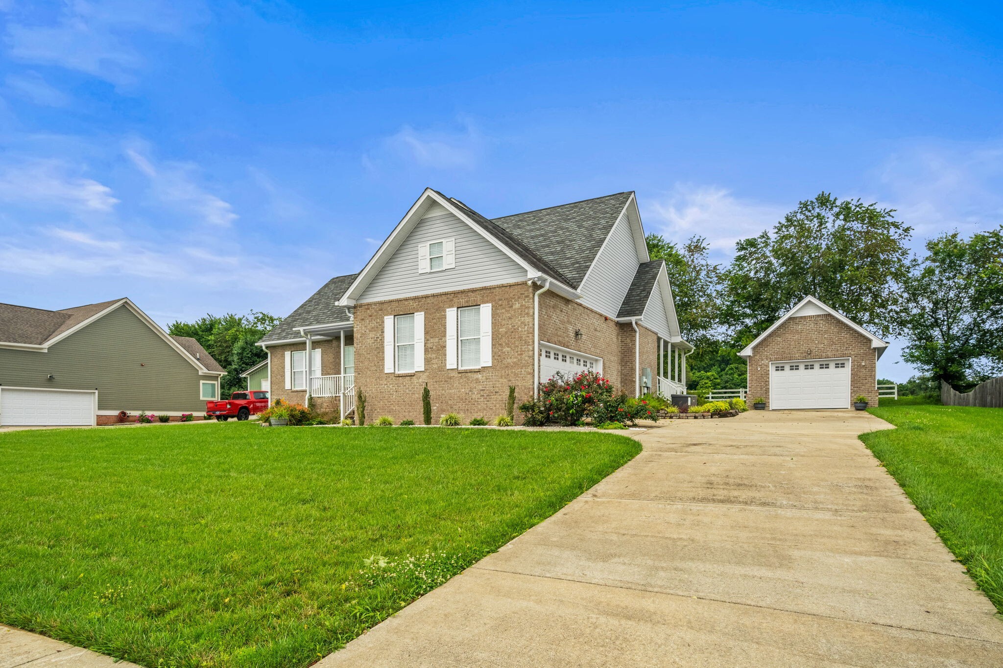 Property Photo: 1360 Everwood Dr TN 37015