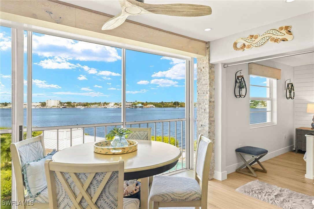 Property Photo:  1140 Little Neck Court D37  FL 34102 