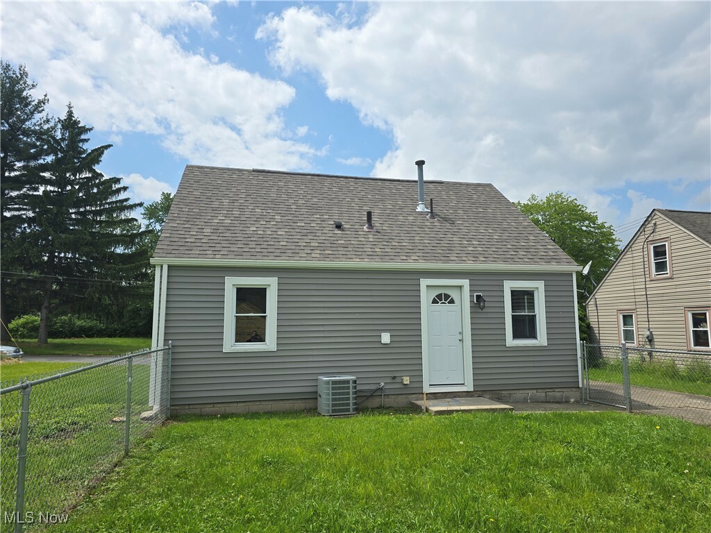 Property Photo: 415 N Glenellen Avenue OH 44509