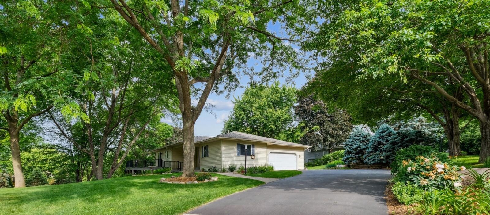 Property Photo:  1925 Humboldt Avenue  MN 55118 