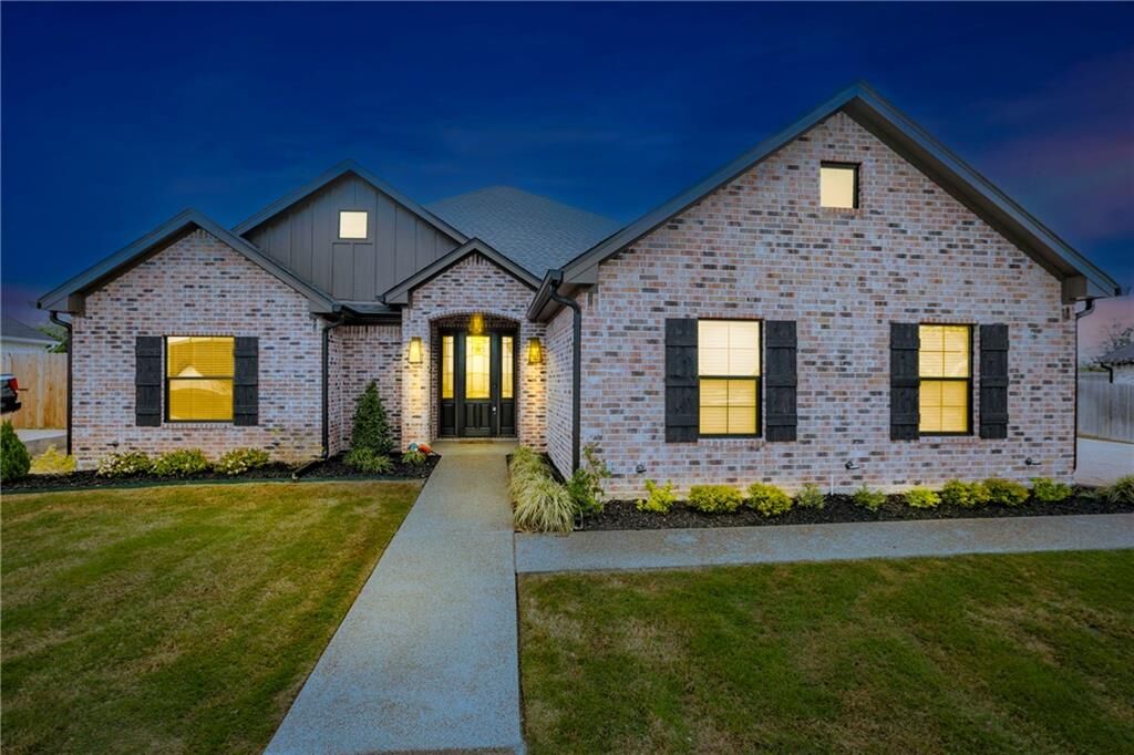 Property Photo:  948 Gallant Fox Road  TX 76643 