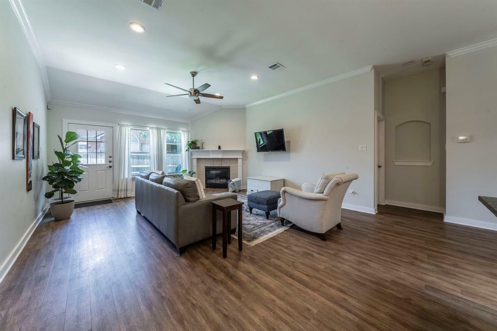 Property Photo: 1463 Lockwood Drive TX 76248