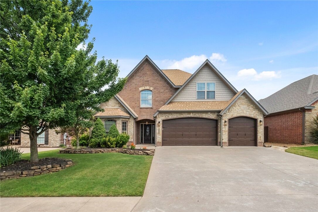 Property Photo: 4203 SW Banbury Drive AR 72713