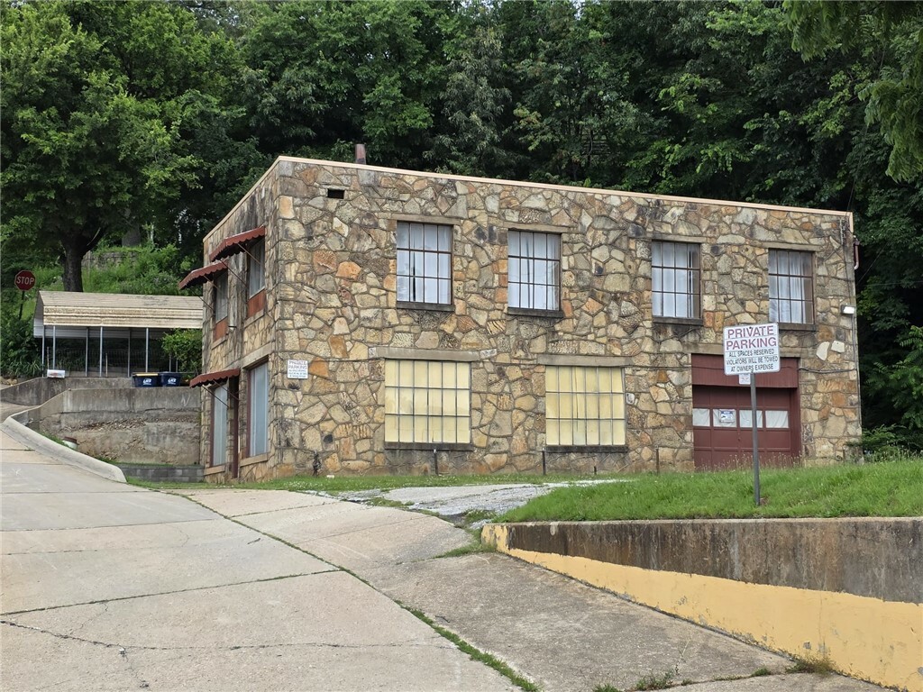 Property Photo: 219 W Rush Avenue AR 72601