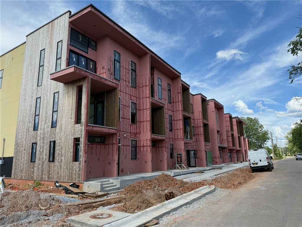 Property Photo:  905 SE 4th Street 104  AR 72712 