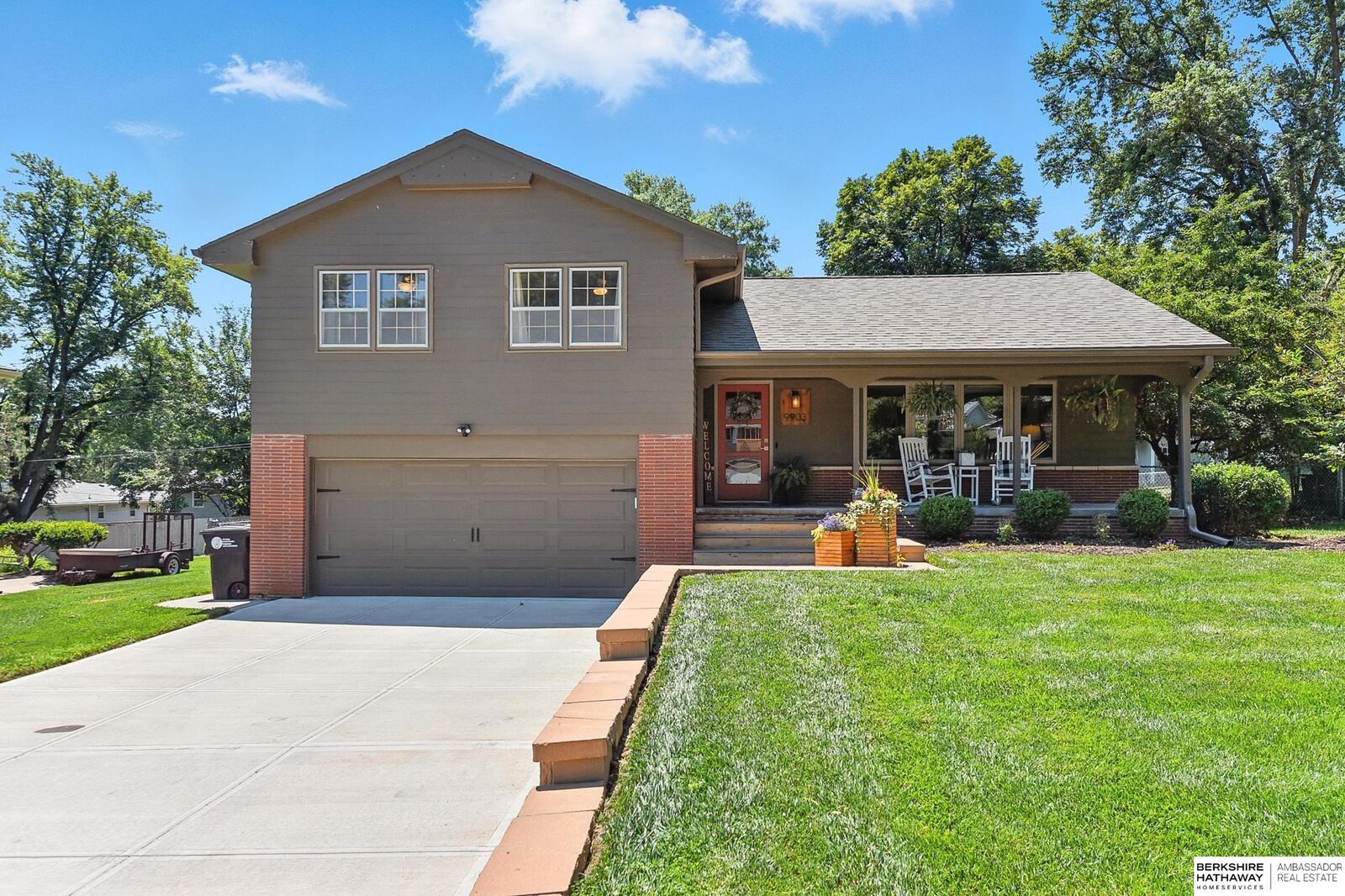 Property Photo:  9903 Pasadena Avenue  NE 68124 