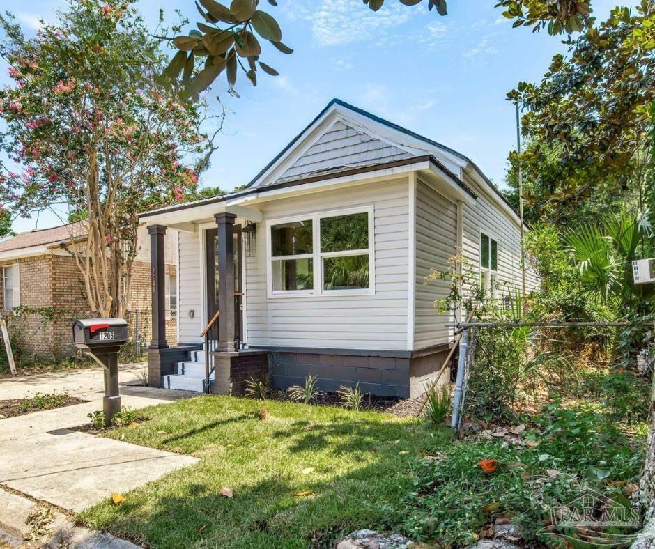 Property Photo:  1206 N 7th Ave  FL 32503 