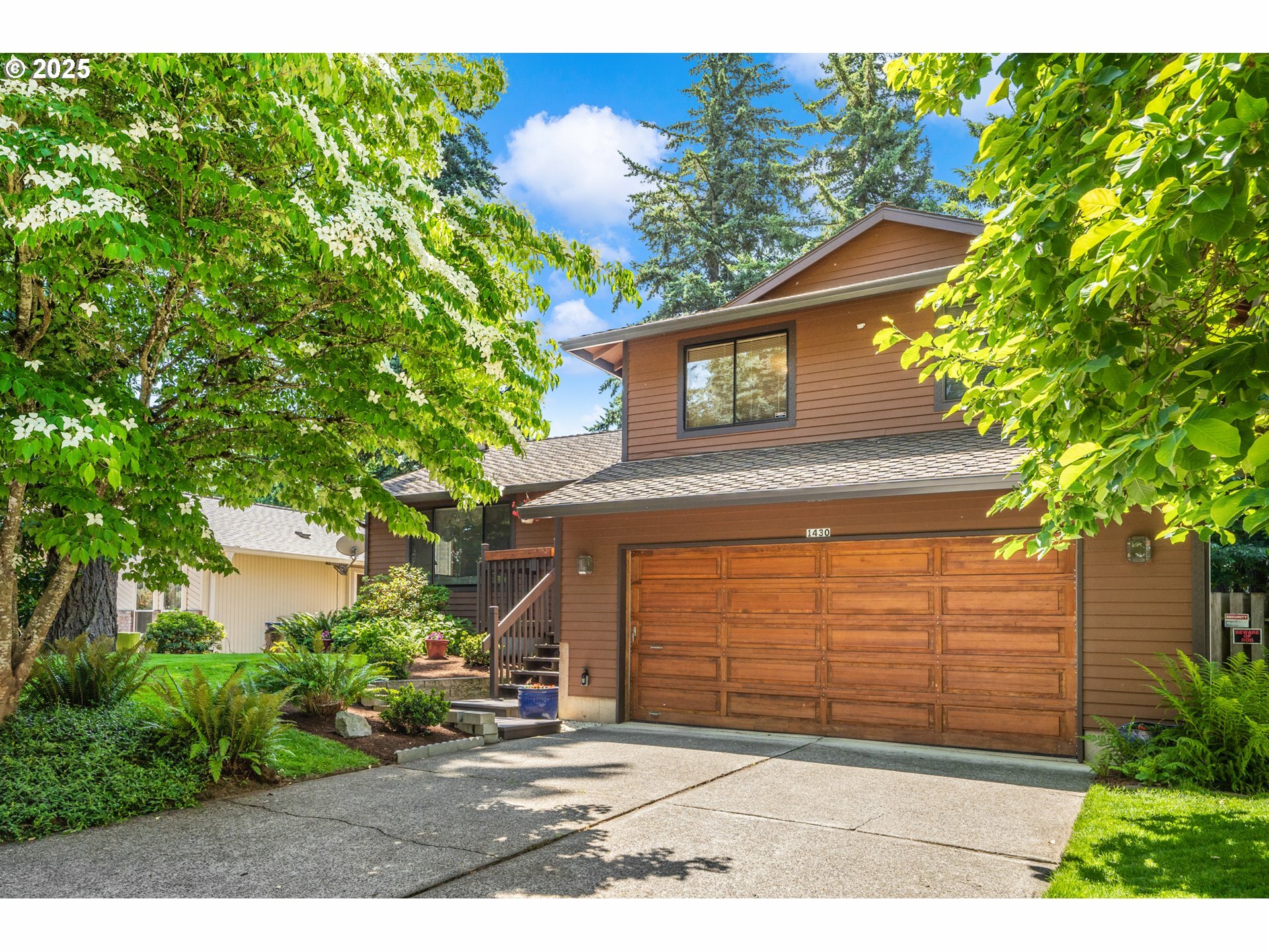 Property Photo: 1430 NW 19th St OR 97030