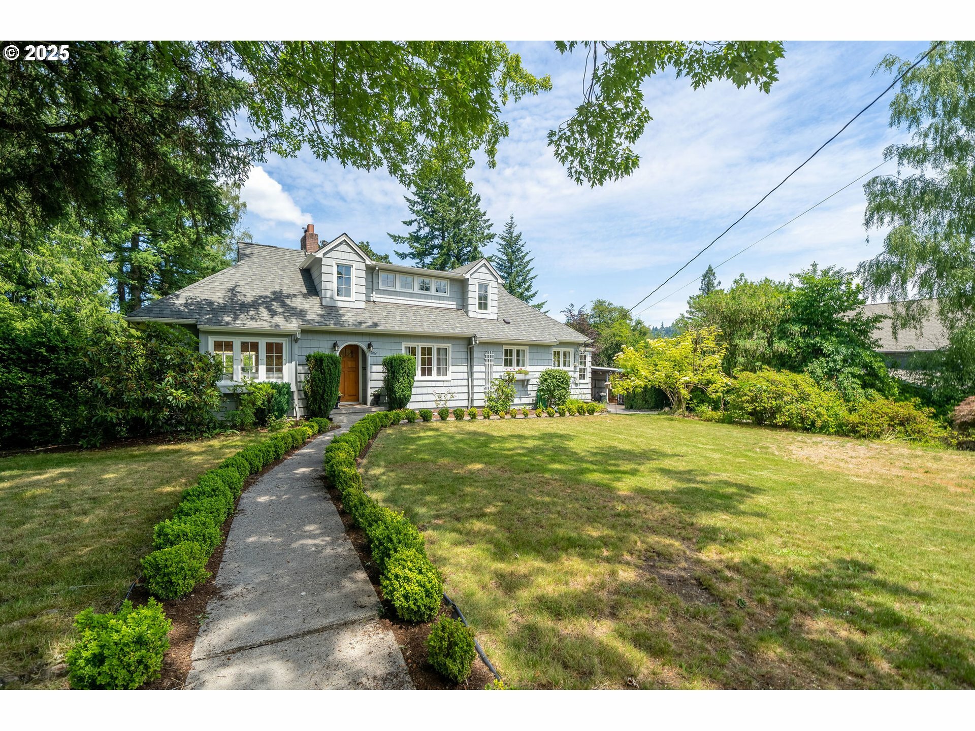 Property Photo: 4067 SW Kanan Dr OR 97221