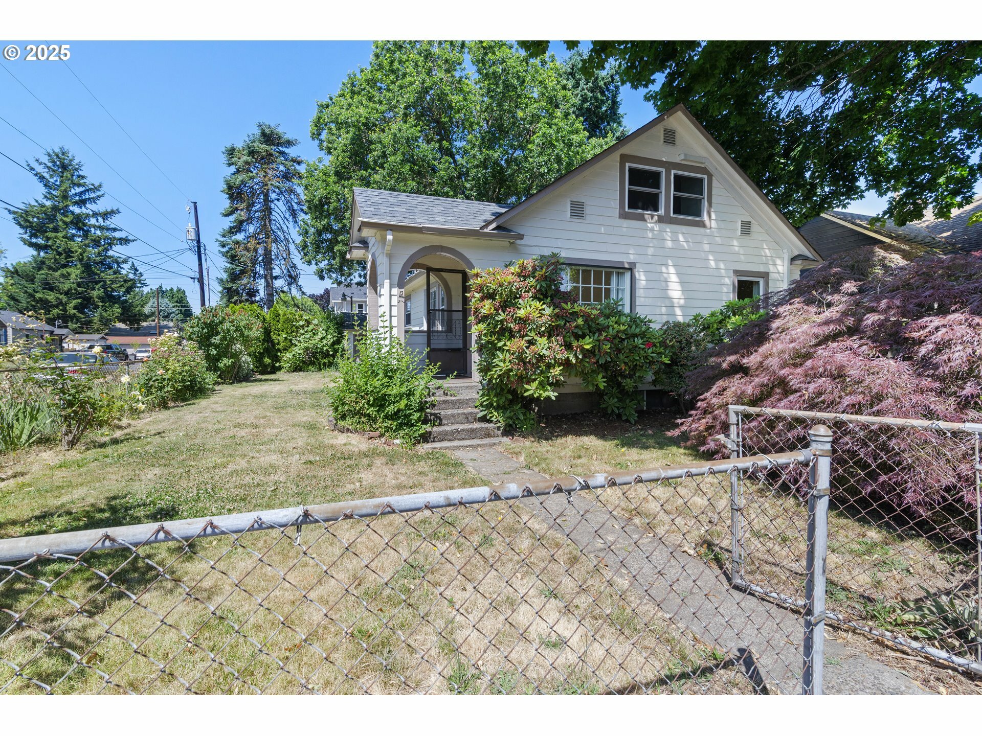 Property Photo: 2000 Harney St WA 98660