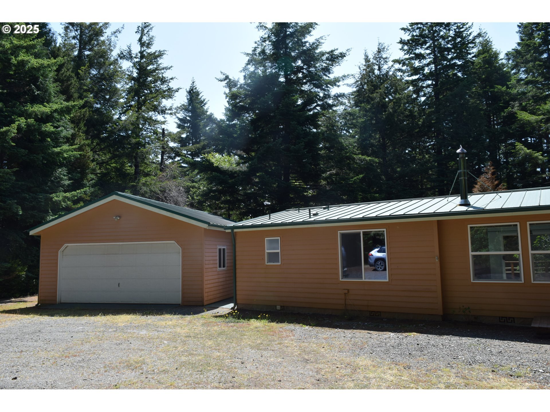 Property Photo:  42065 Vista Dr  OR 97465 