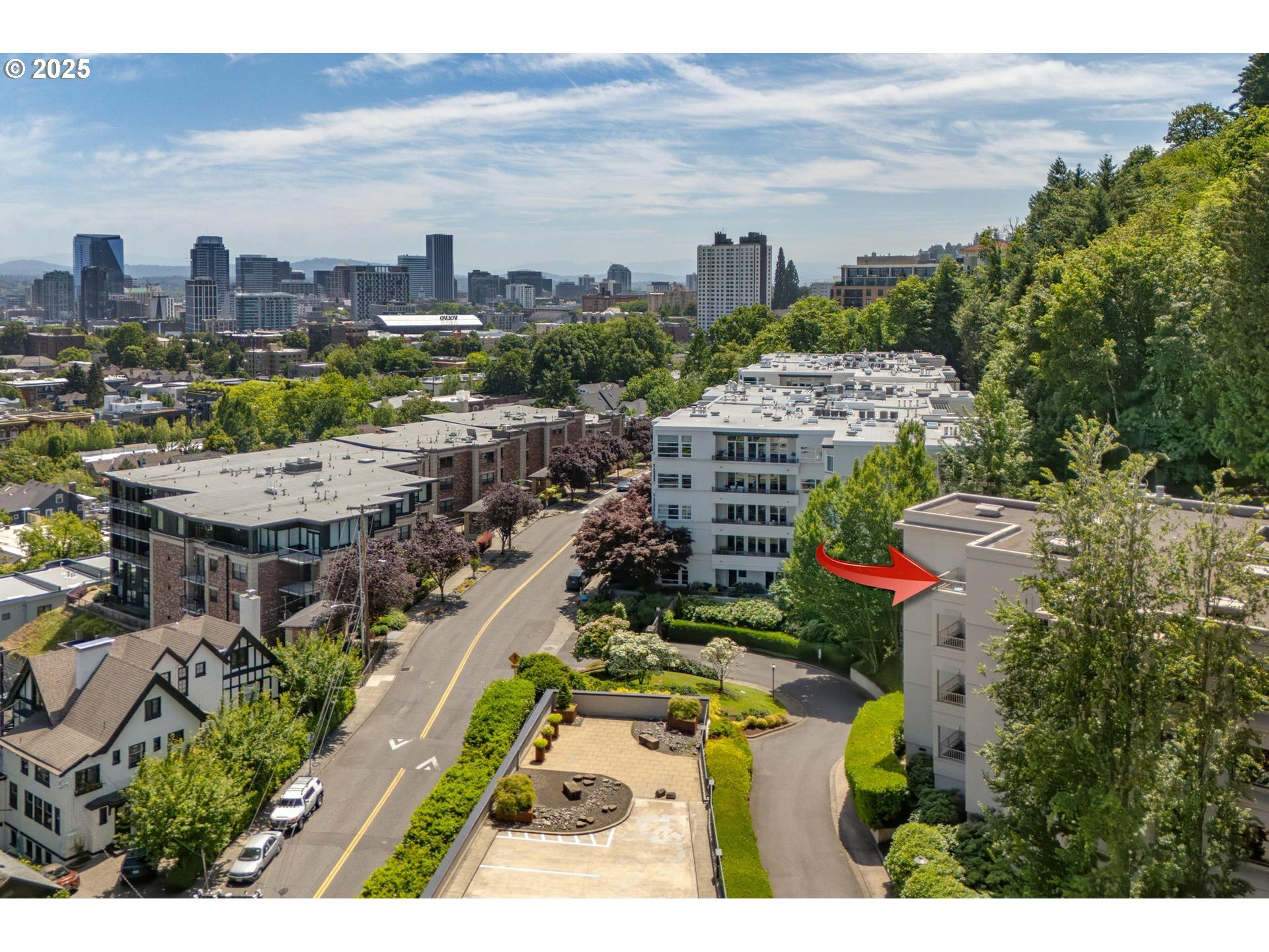 Property Photo: 766 NW Westover Sq OR 97210