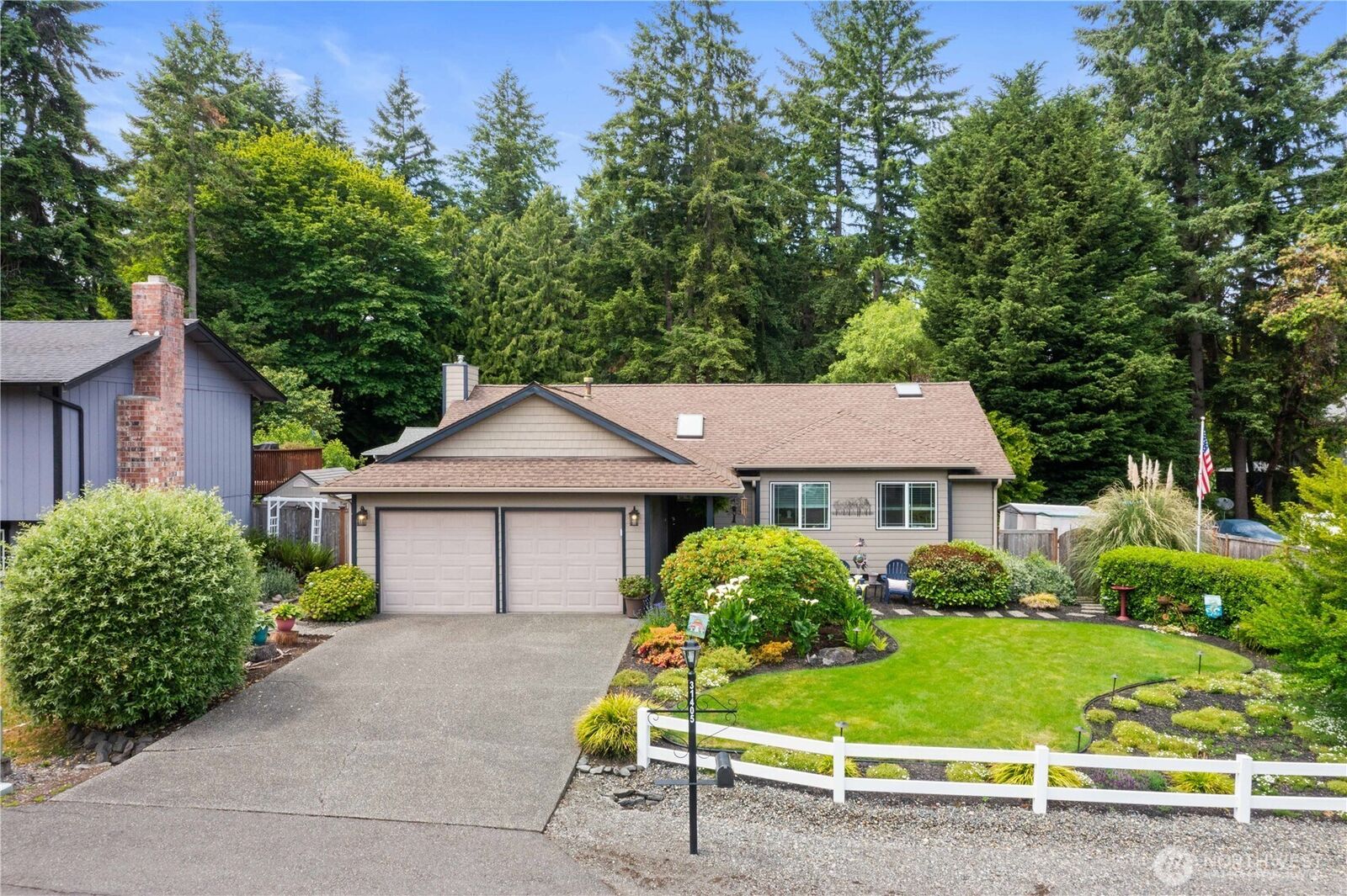 Property Photo: 31405 51st Avenue SW WA 98023