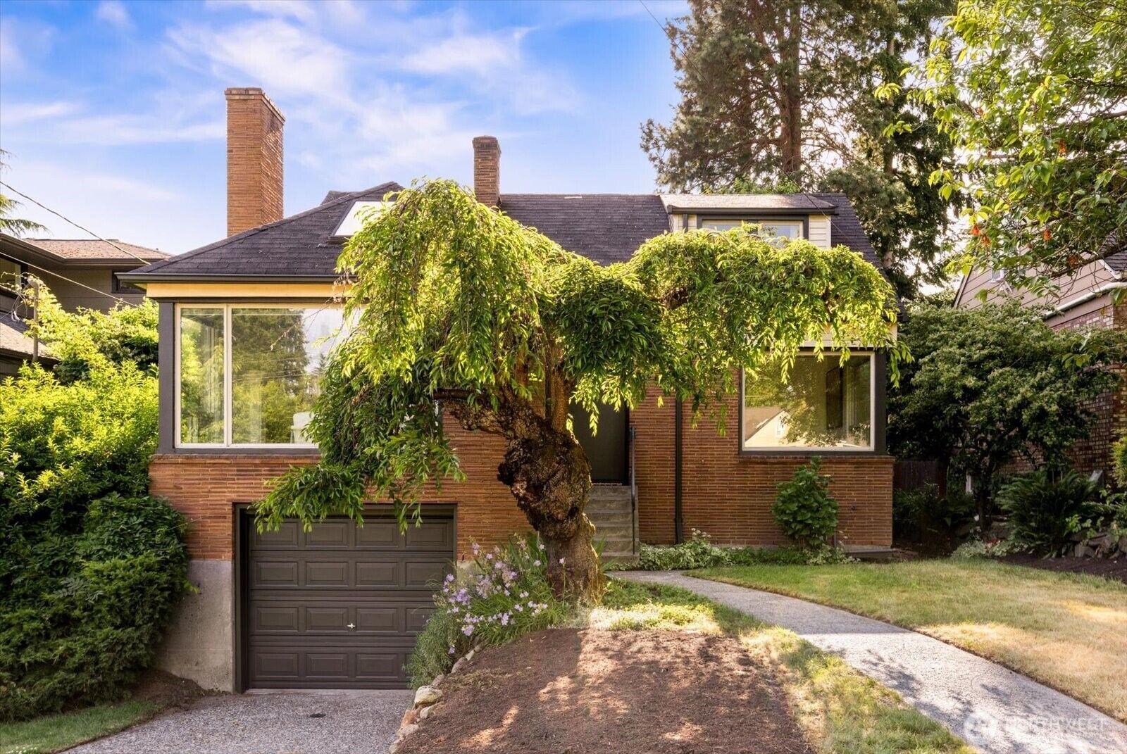 Property Photo:  6521  44th Avenue NE  WA 98115 