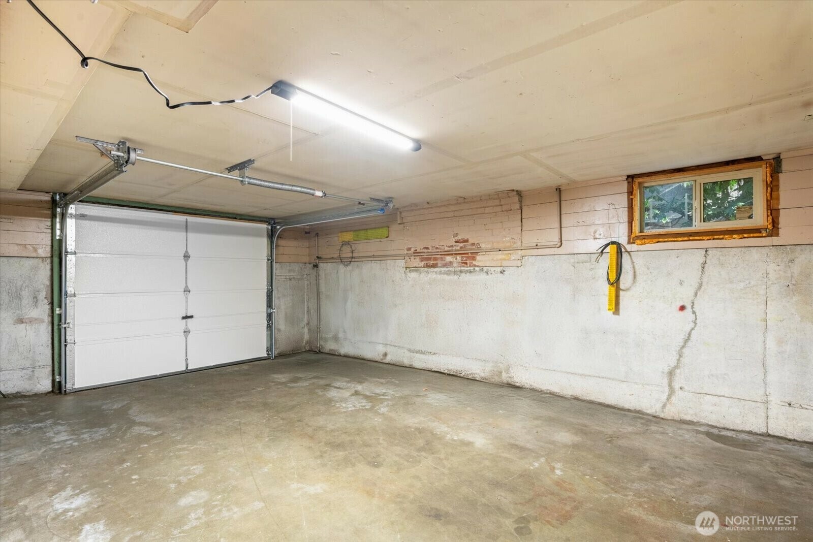Property Photo: 6521 44th Avenue NE WA 98115