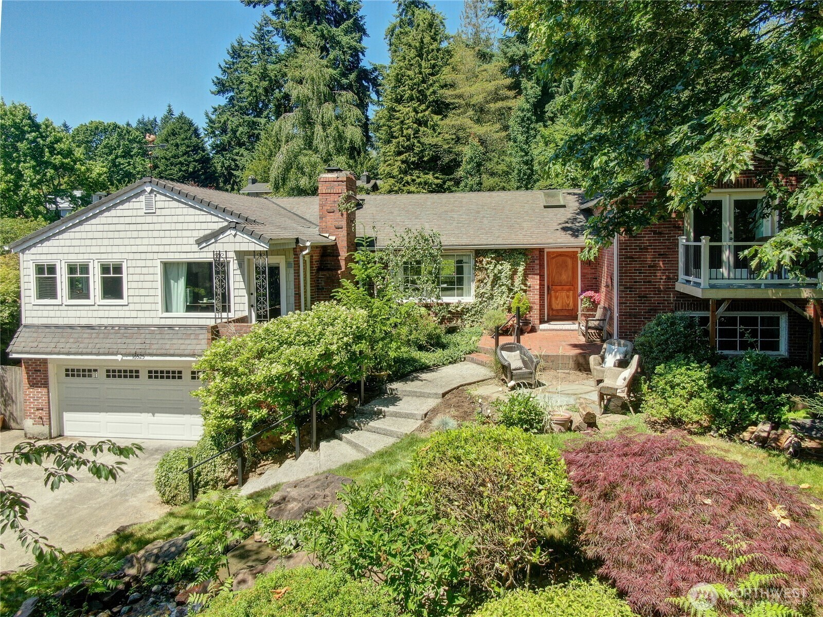 16525  39th Avenue NE  Lake Forest Park WA 98155 photo