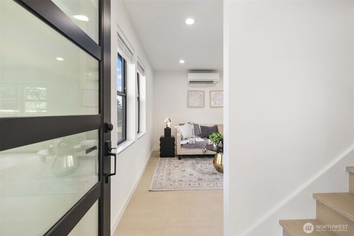 Property Photo:  2912 SW Thistle Street B  WA 98126 