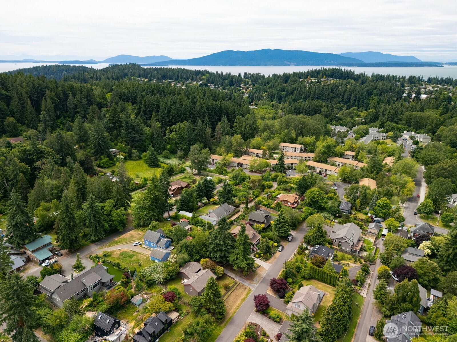 Property Photo:  2110  Julia Avenue  WA 98225 