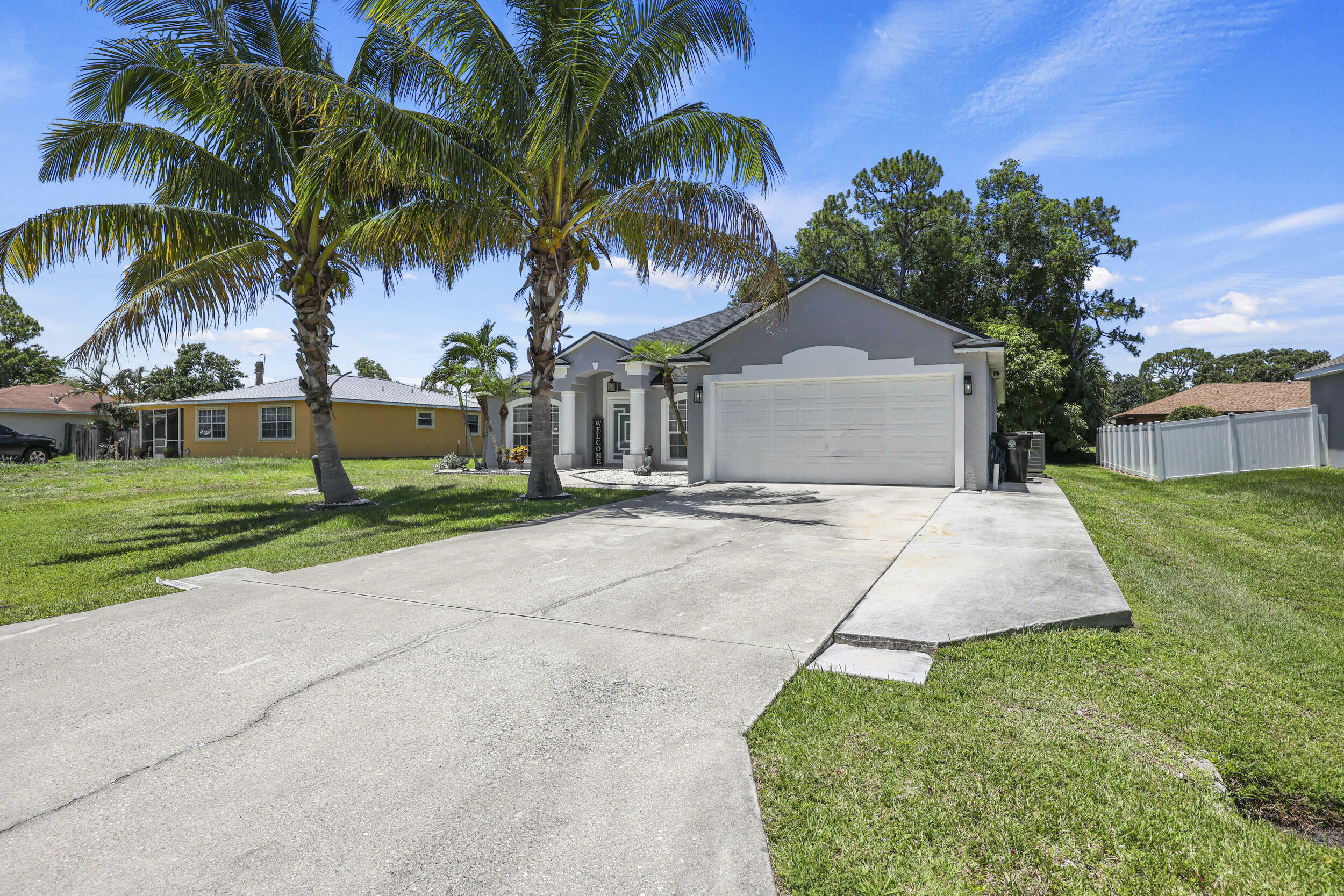 Property Photo: 421 NW Cornell Avenue FL 34983