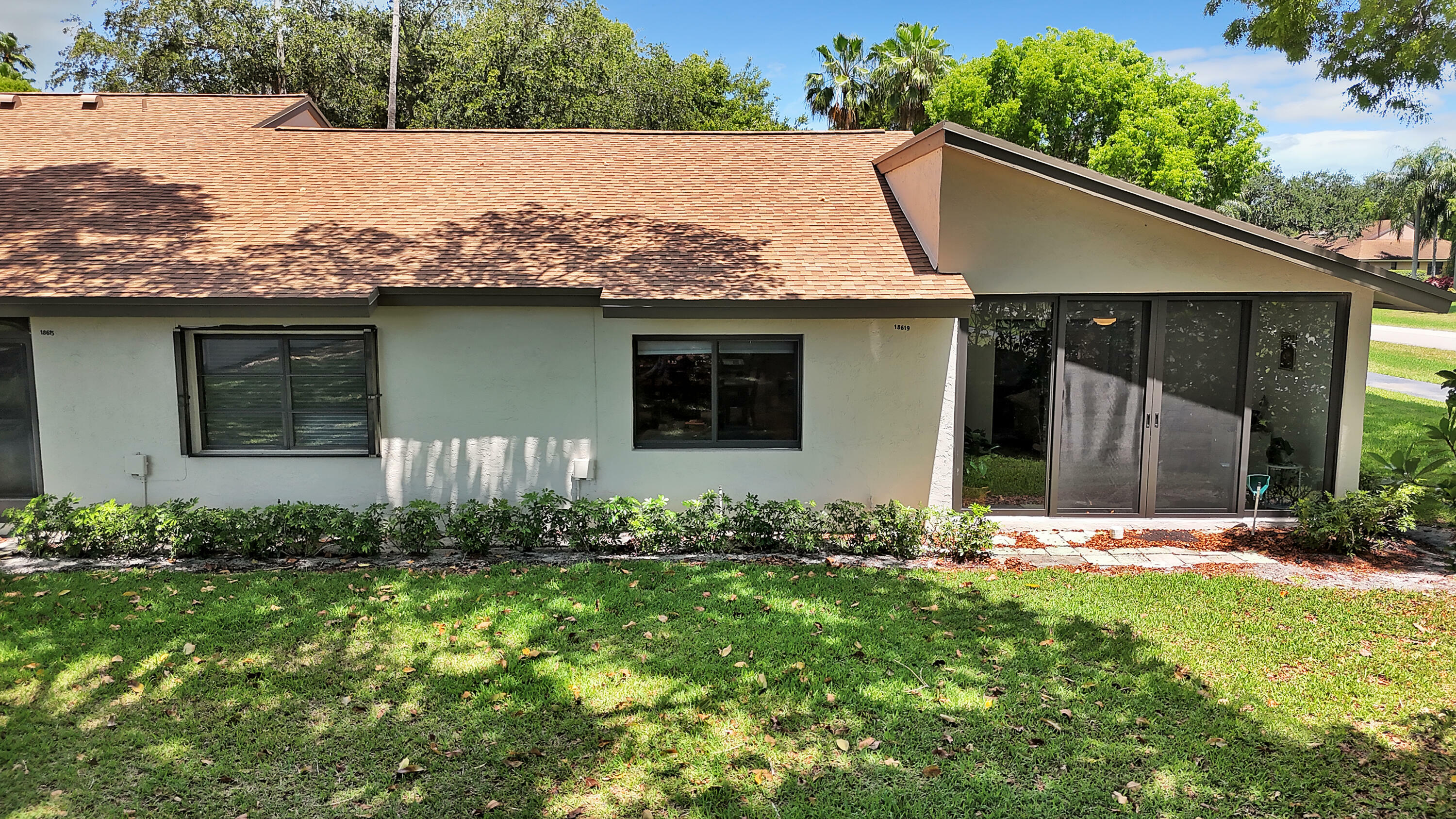 Property Photo: 18619 Breezy Palm Way FL 33496