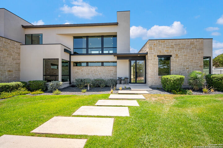 Property Photo: 211 Wellesley Hill TX 78231