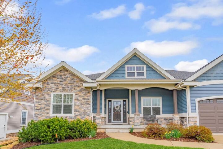 Property Photo:  824 Richard Way  WI 53597 