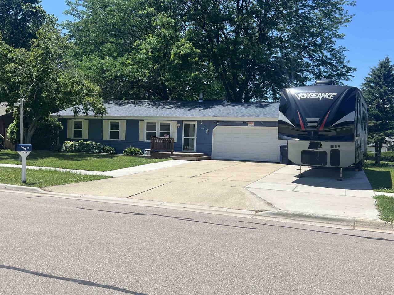 Property Photo: 1410 South Arch Street WI 53546