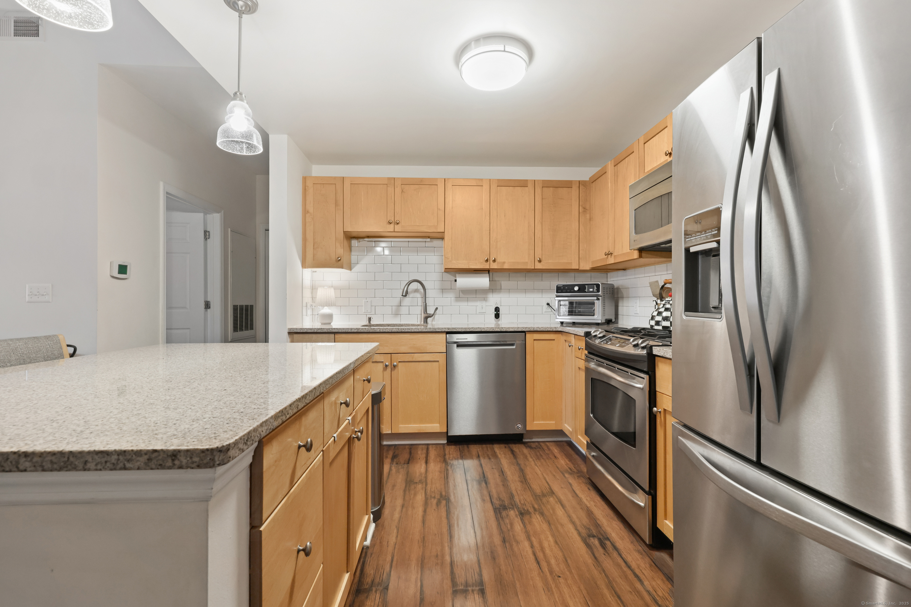 Property Photo:  25 Adams Avenue 411  CT 06902 