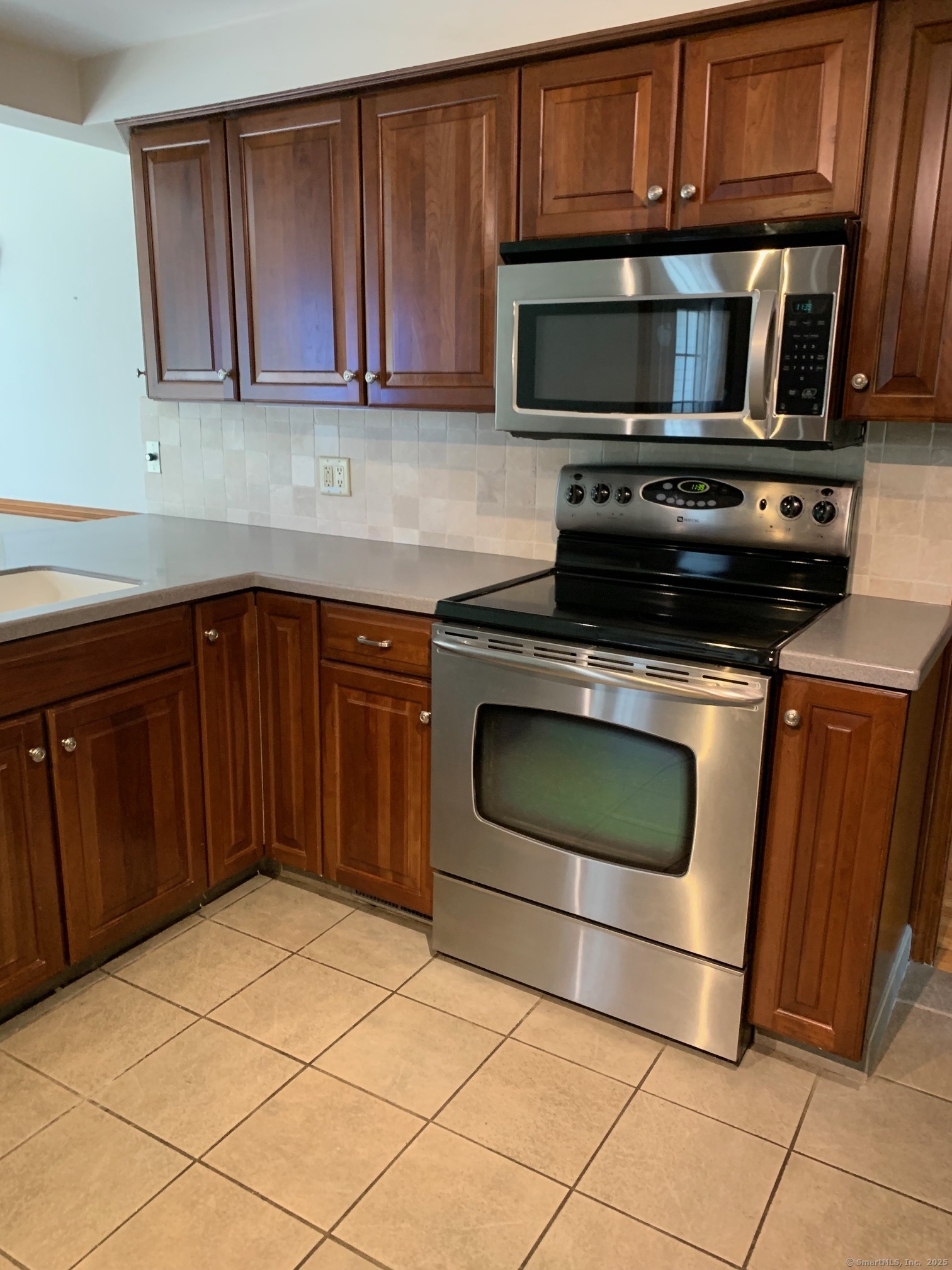 Property Photo: 180 Round Hill Road CT 06410