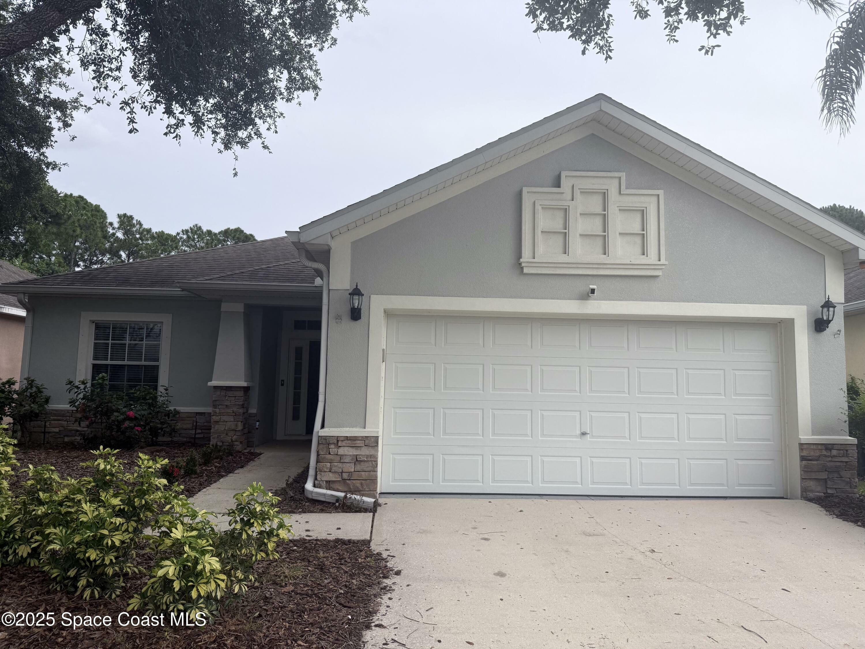 Property Photo: 441 Waterside Circle FL 32780