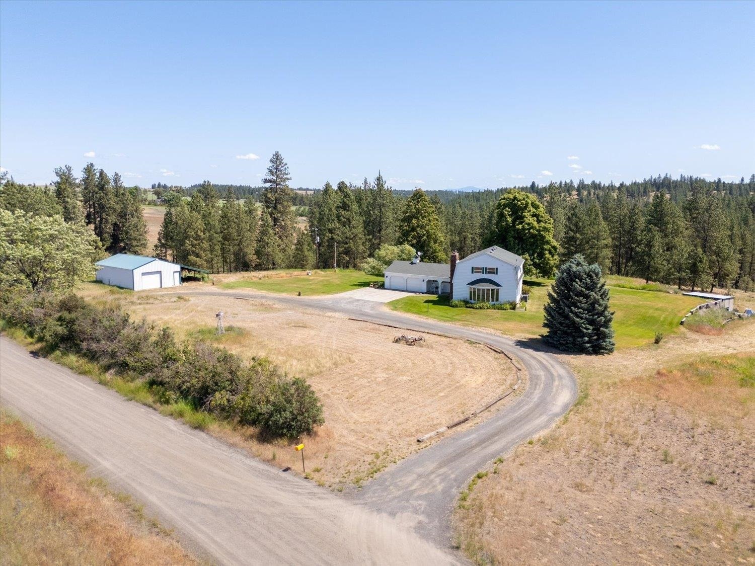 Property Photo: 1616 N Ritchey Rd WA 99029