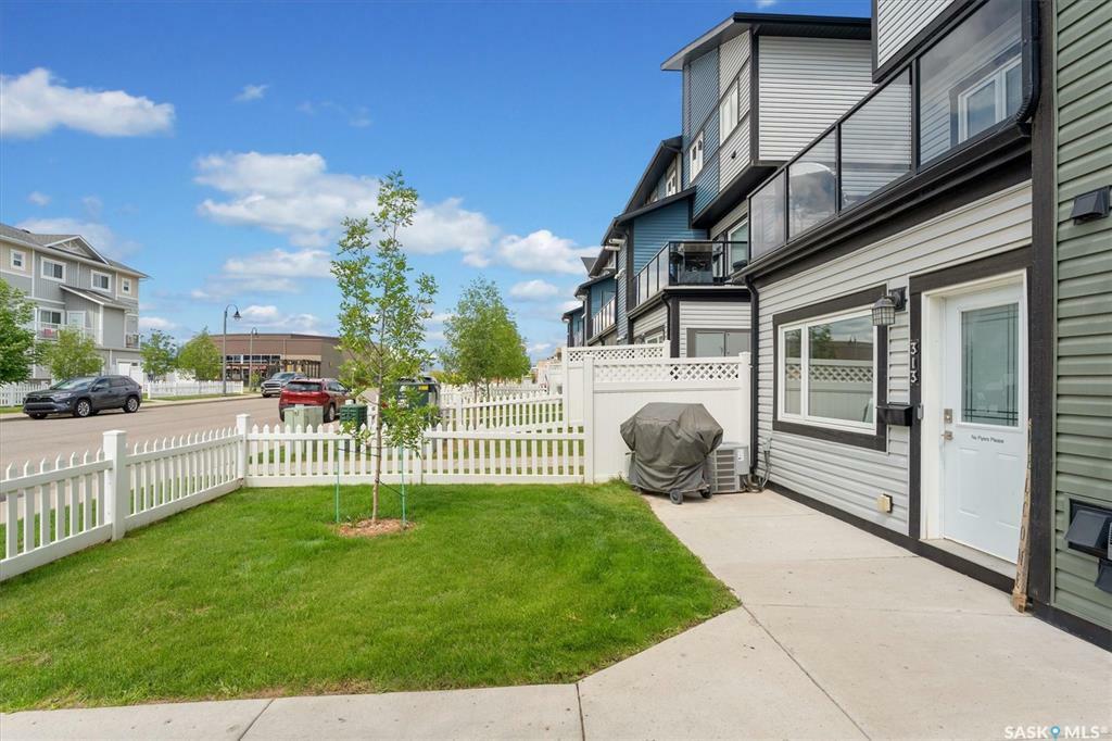 Property Photo: 620 Cornish Road 313 SK S7T 0Y3