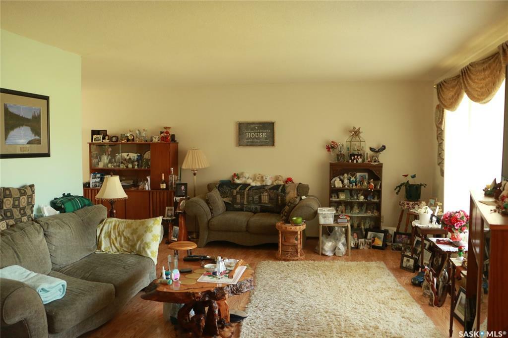 Property Photo: 304 Rosher Street SK S0K 0Z0