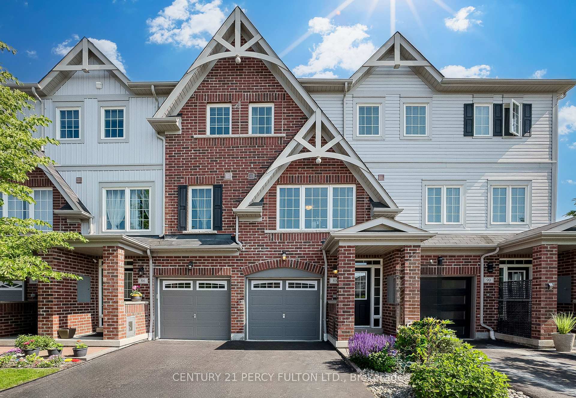 Property Photo: 88 Magpie Way ON L1N 0K5