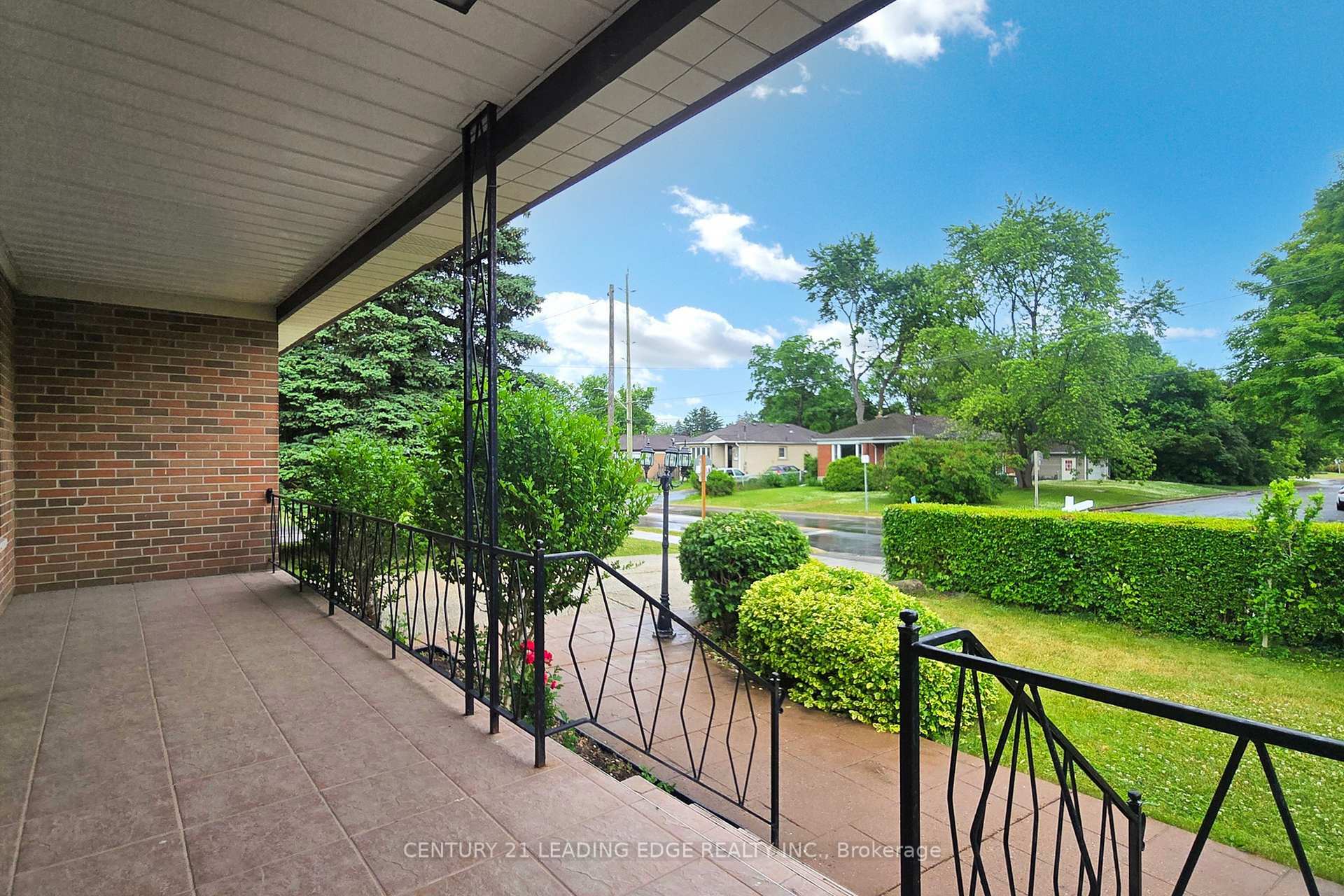 Photo de la propriété:  62 Clark Avenue  ON L3T 1S5 