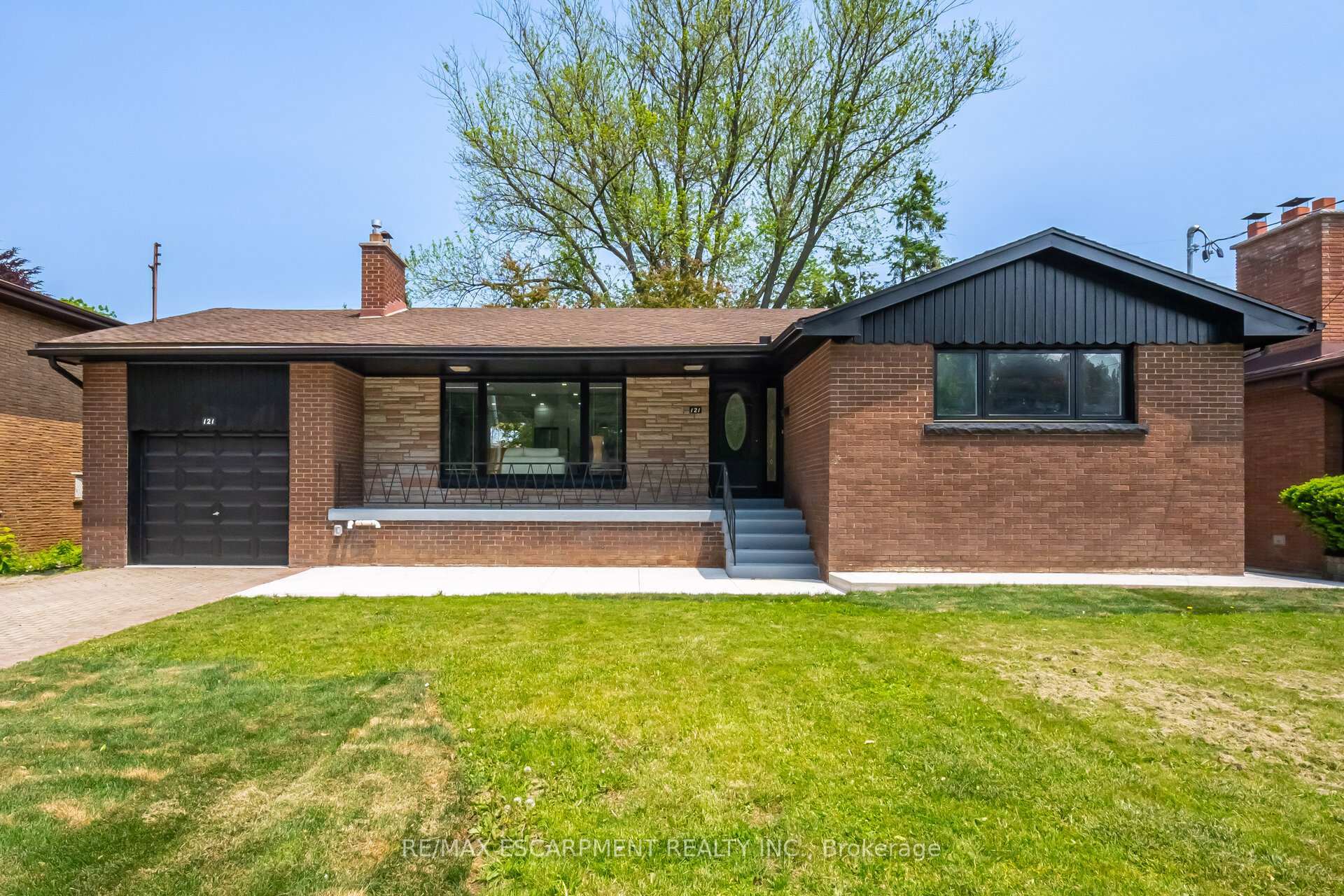 Property Photo: 121 Lower Horning Road ON L8S 3G8