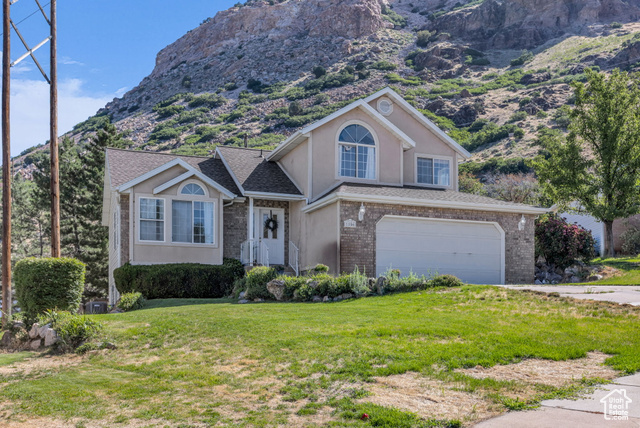 Property Photo: 1156 E Avalon Hills Dr N UT 84404