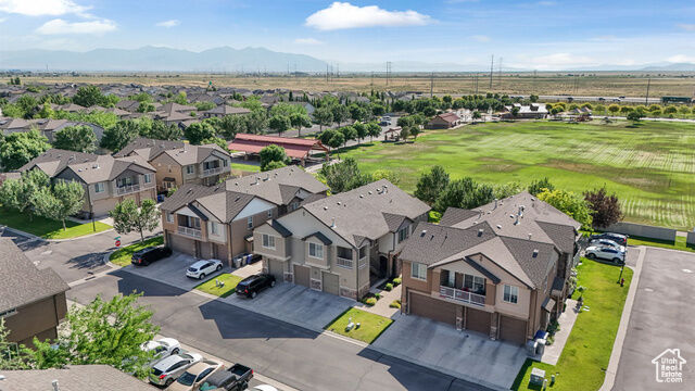 Property Photo: 1147 N Abbotsford Dr UT 84054